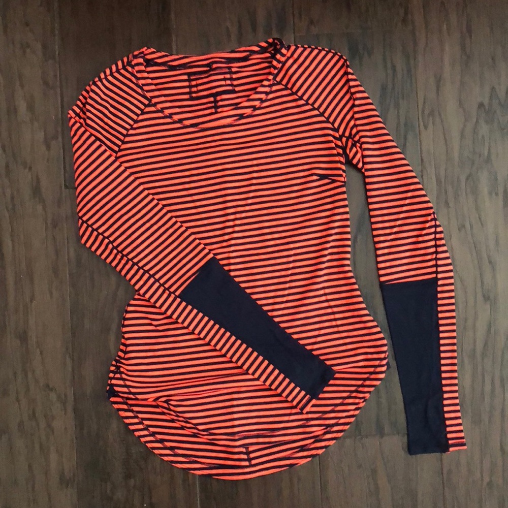 Long sleeve Athletic shirt